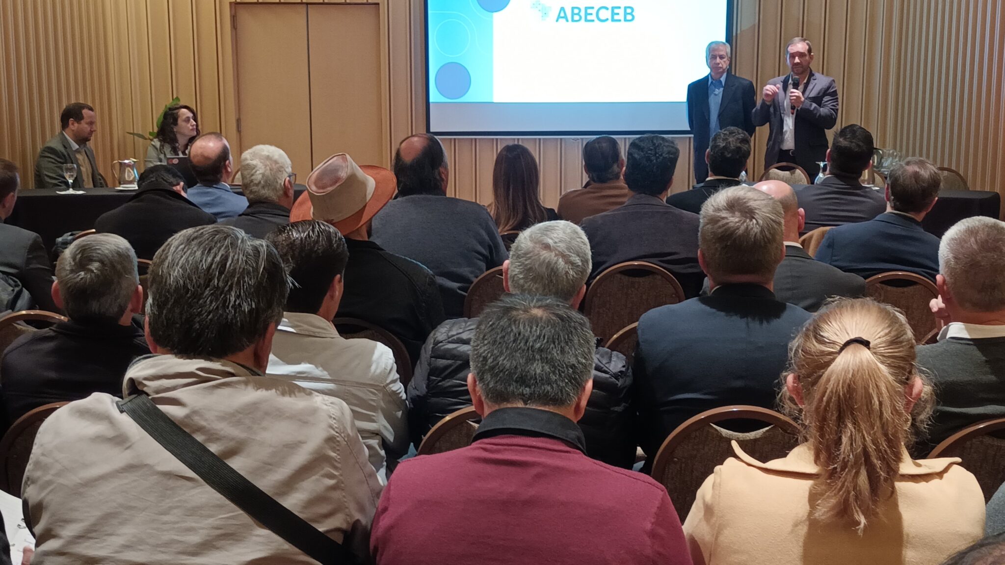 Modernización y arraigo en el NEA: Misiones impulsará en el Congreso la actualización de las leyes ante las nuevas formas de consumo de tabaco