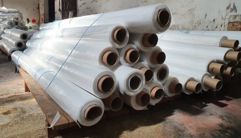 El IPT Fortalece la Producción con la Entrega de Carpas e Insumos Tabacaleros