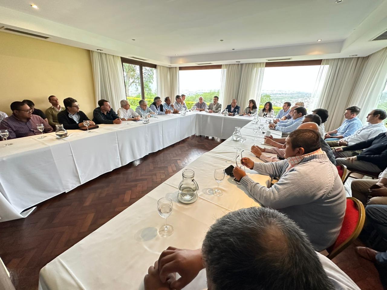 Acuerdo por el precio del tabaco Virginia: se definió un aumento del 35% para la campaña 2025/2026