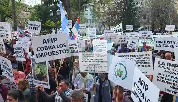 Corrientes se sumó a la marcha en Buenos Aires